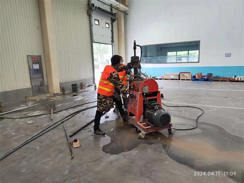 东莞生态园厂房地面下沉塌陷注浆加固施工